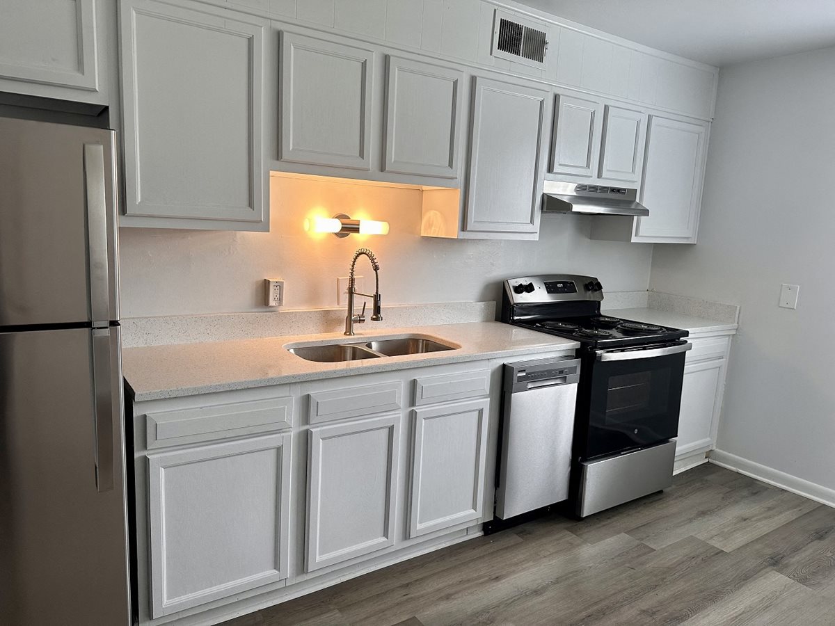Peninsula Pointe Apartments